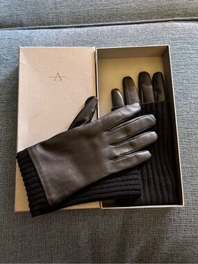 Aquatalia Women’s Leather Gloves